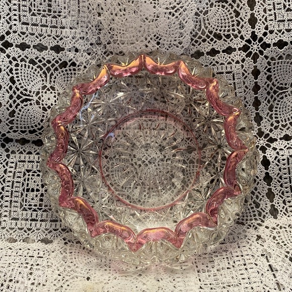 Vintage Williamsburg Ruby
Flashed cupped console Bowl - Picture 2 of 16